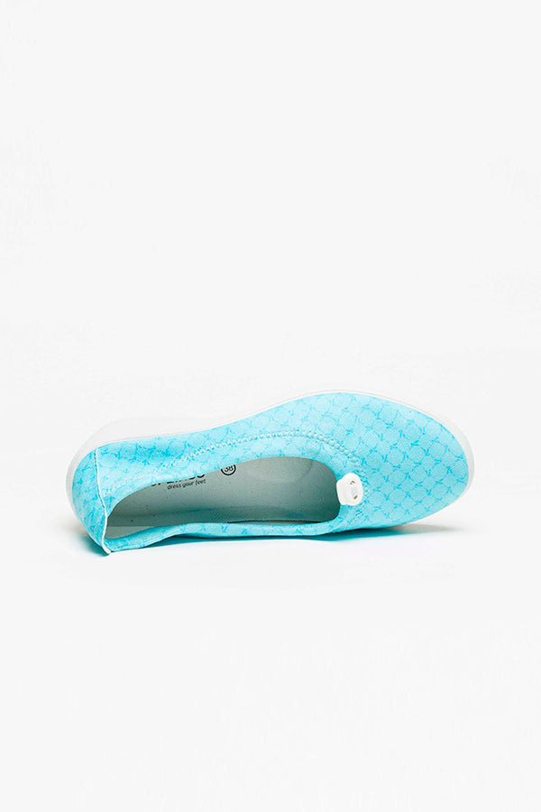 Cabrera_blue_pinkbeach