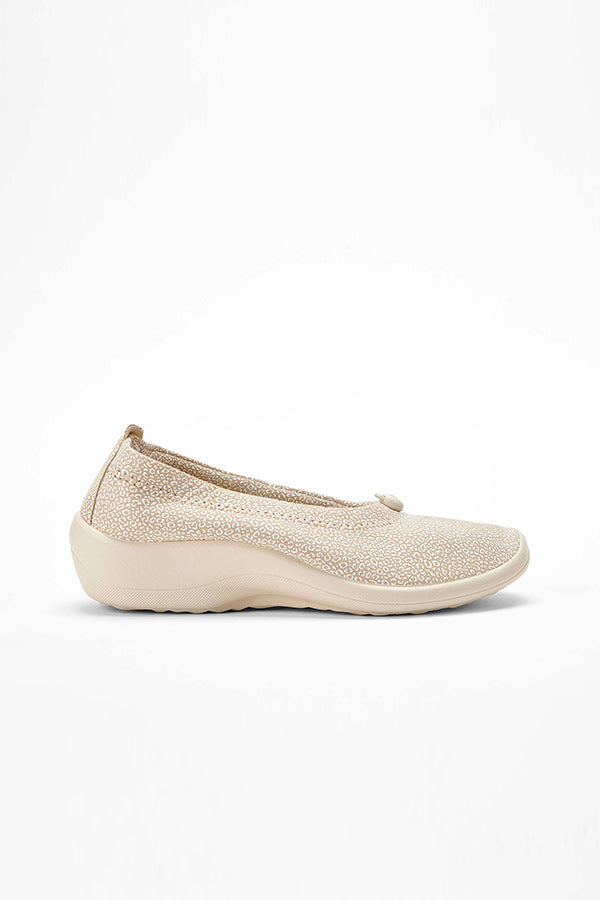 Cabrera_beige_seashell